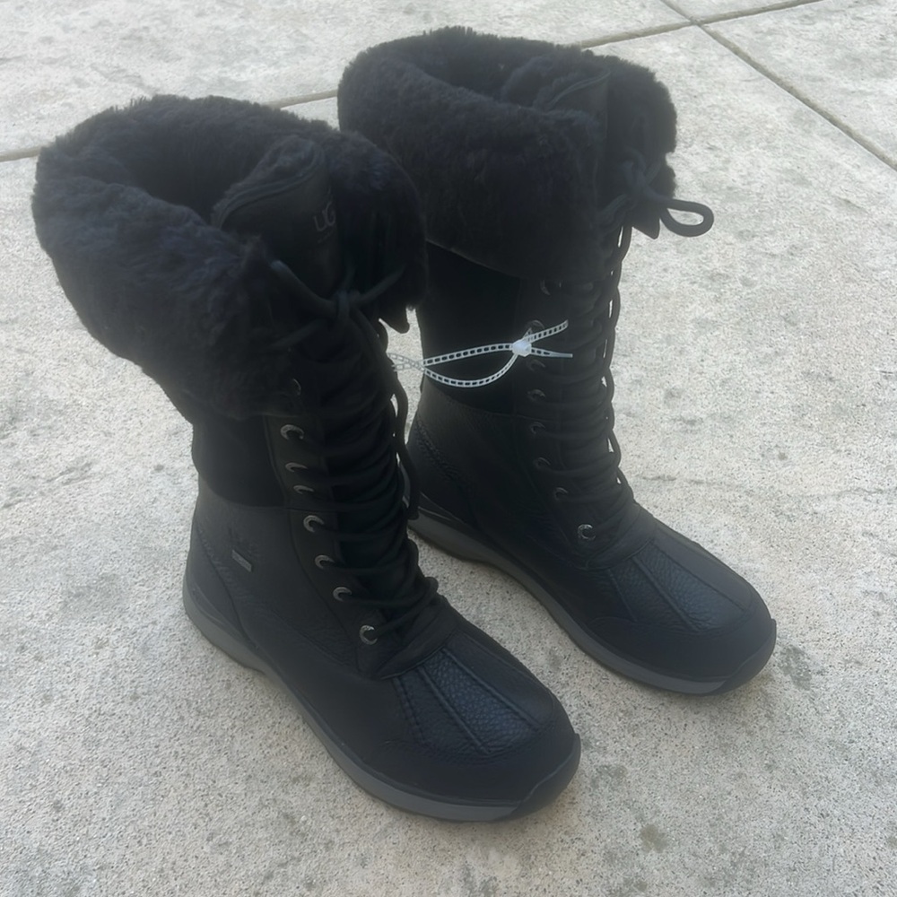 UGG Women's Adirondack Tall Boot lll Waterproof Black/Black Size 7.5 NWOB